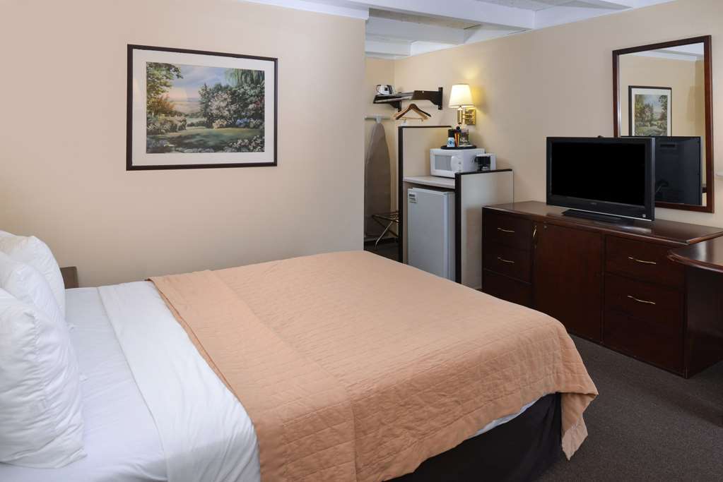 Americas Best Value Inn - Campus View Eau Claire Oda fotoğraf