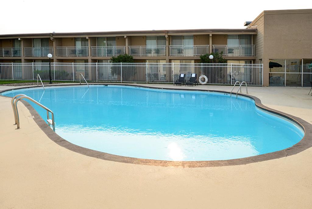 Americas Best Value Inn - Campus View Eau Claire Dış mekan fotoğraf