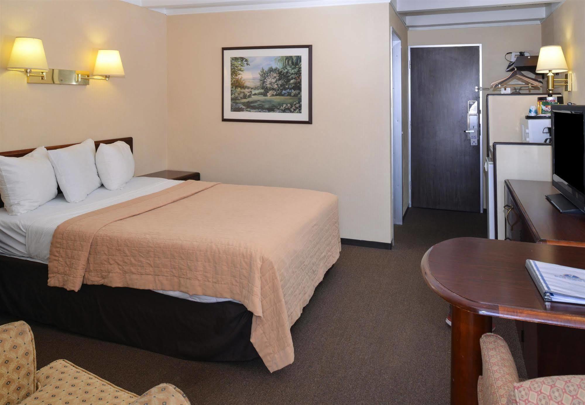 Americas Best Value Inn - Campus View Eau Claire Dış mekan fotoğraf