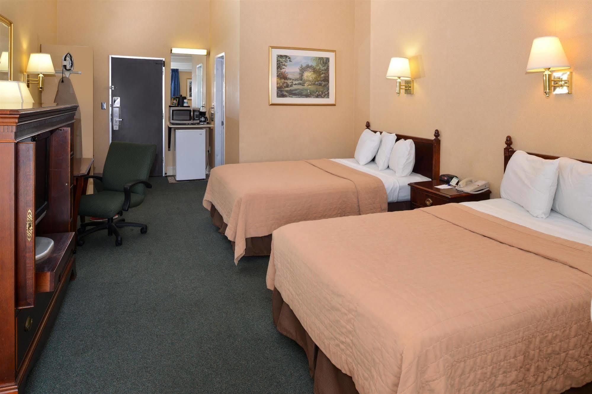 Americas Best Value Inn - Campus View Eau Claire Dış mekan fotoğraf