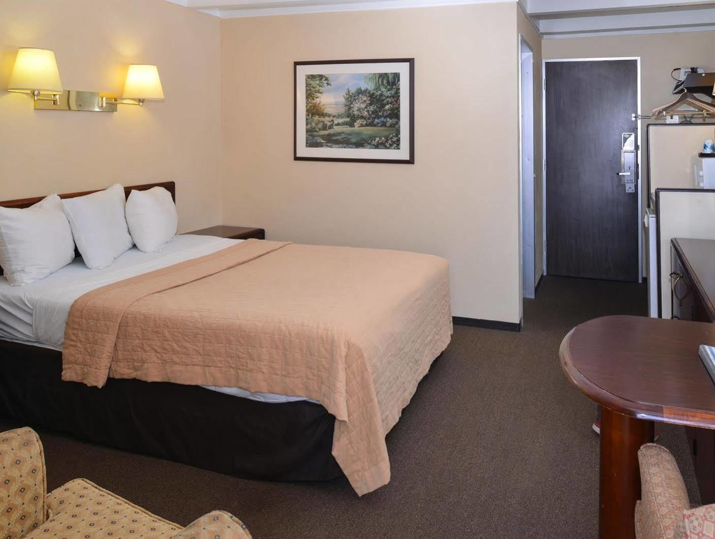 Americas Best Value Inn - Campus View Eau Claire Dış mekan fotoğraf