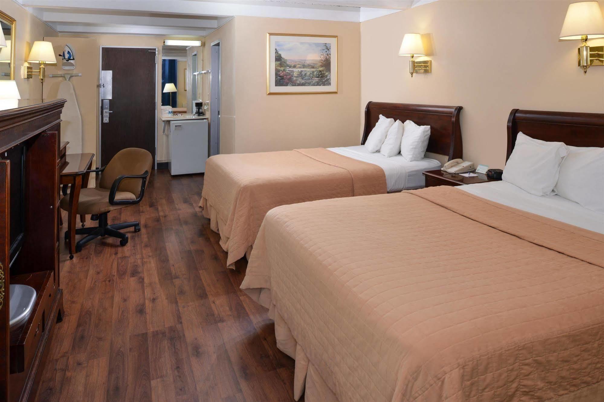 Americas Best Value Inn - Campus View Eau Claire Dış mekan fotoğraf