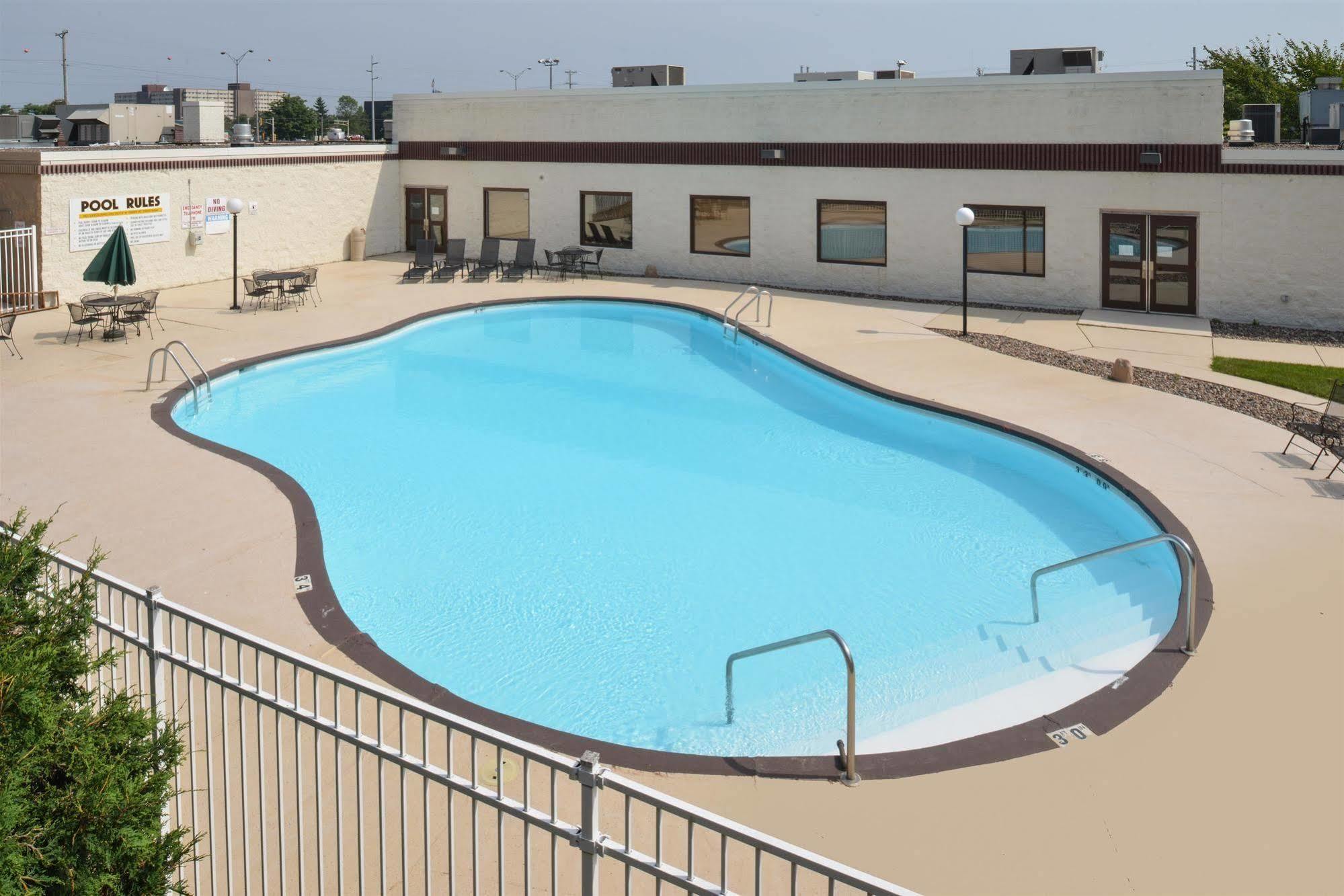 Americas Best Value Inn - Campus View Eau Claire Dış mekan fotoğraf
