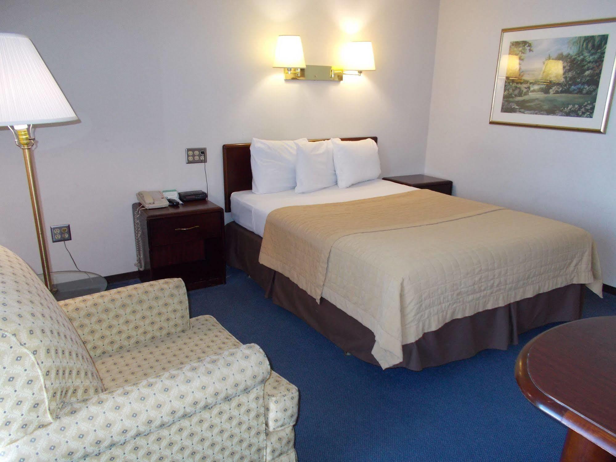 Americas Best Value Inn - Campus View Eau Claire Dış mekan fotoğraf