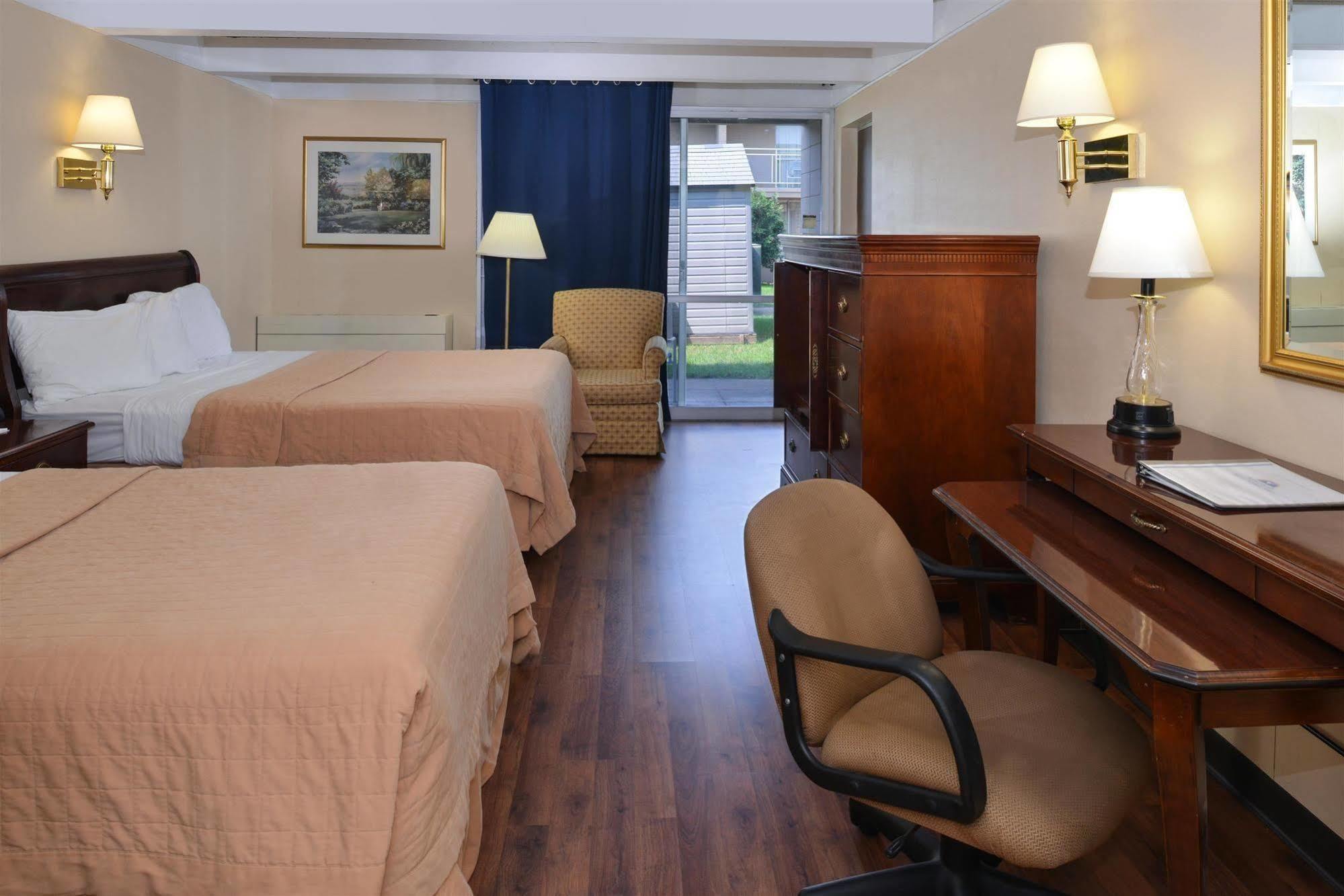 Americas Best Value Inn - Campus View Eau Claire Dış mekan fotoğraf