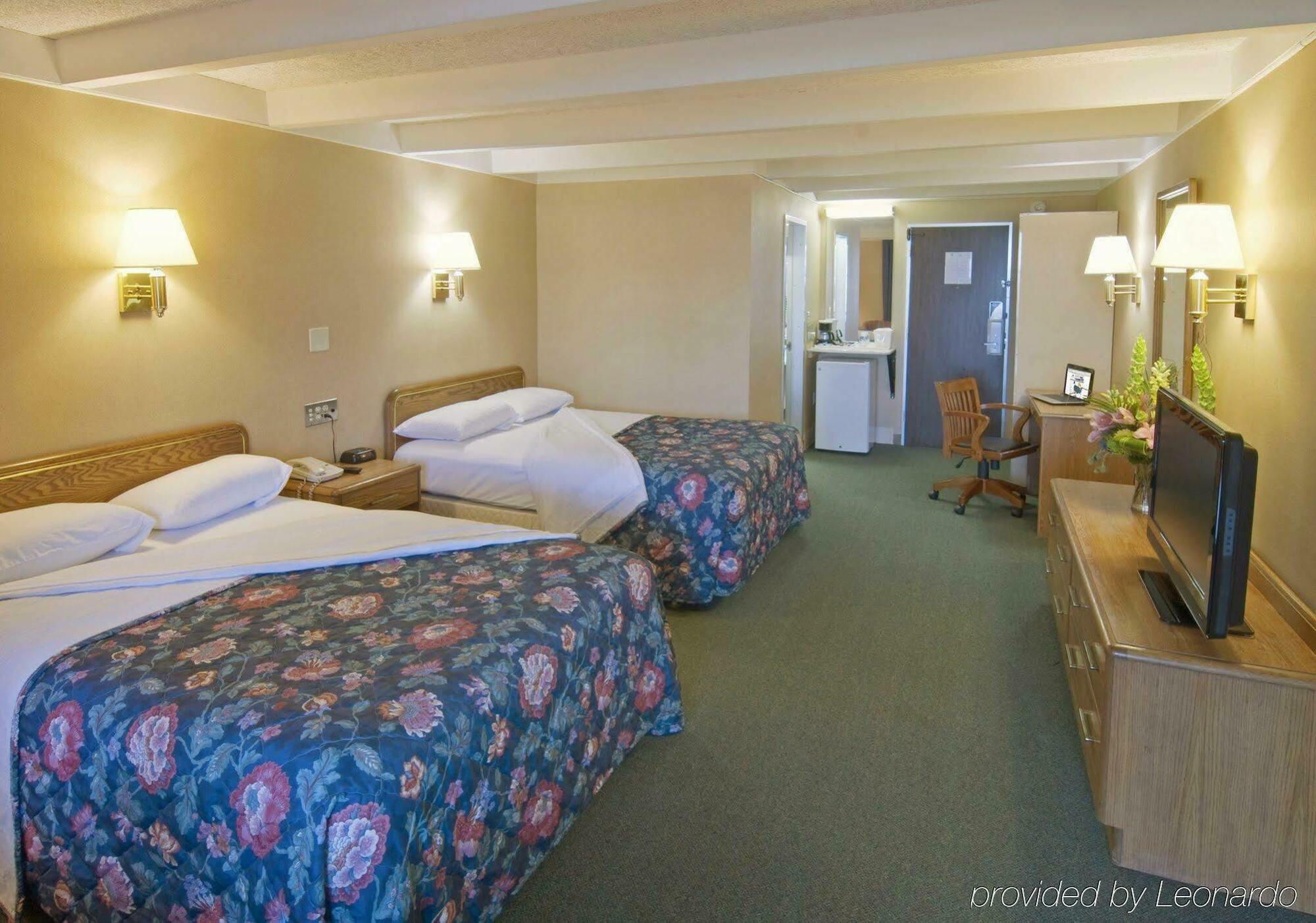 Americas Best Value Inn - Campus View Eau Claire Oda fotoğraf